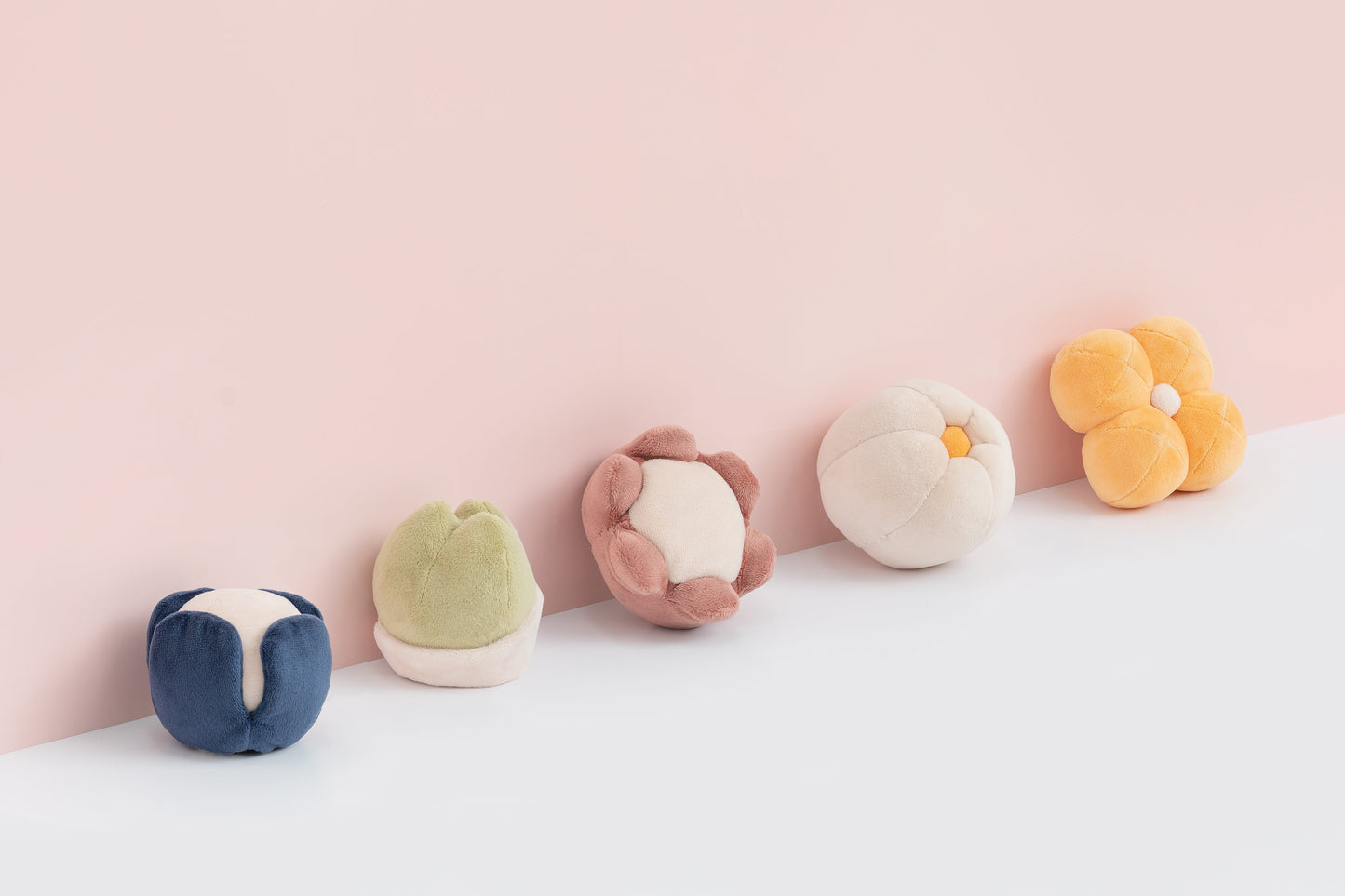 Paradise Pet Toy – Fritillaria | Anxiety-Relief Plush Toy with Squeaker & Treat Pocket